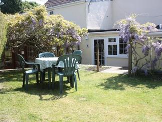 Click here for more about Wisteria Cottage