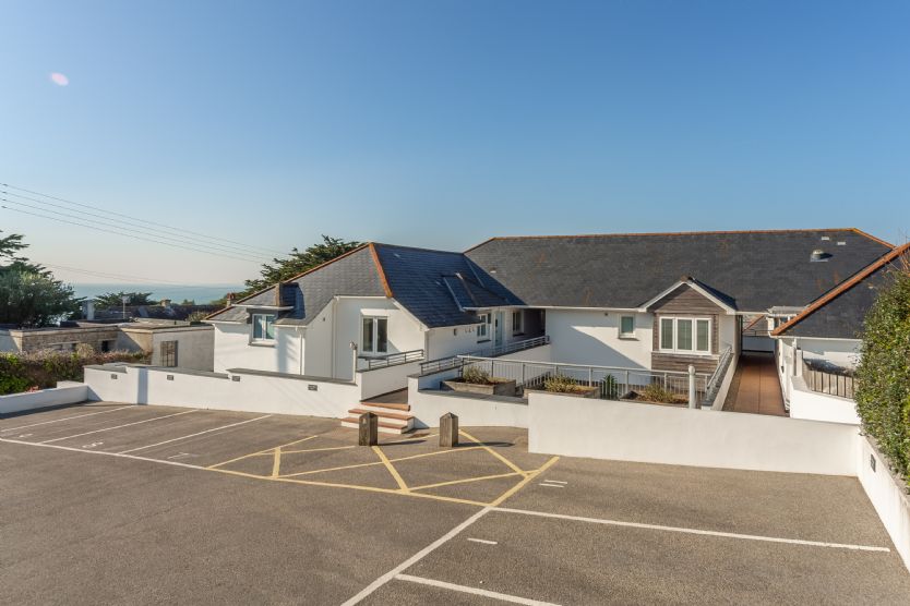 Click here for more about 4 Pentire Rocks