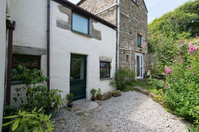 Click here for more about Dingley Cottage