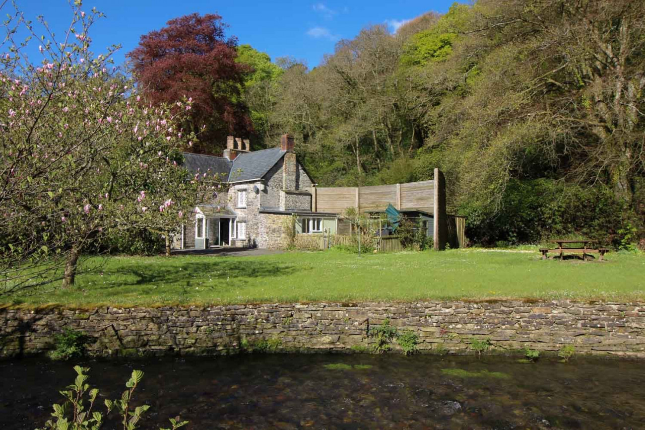 Click here for more about Lamellen Lodge