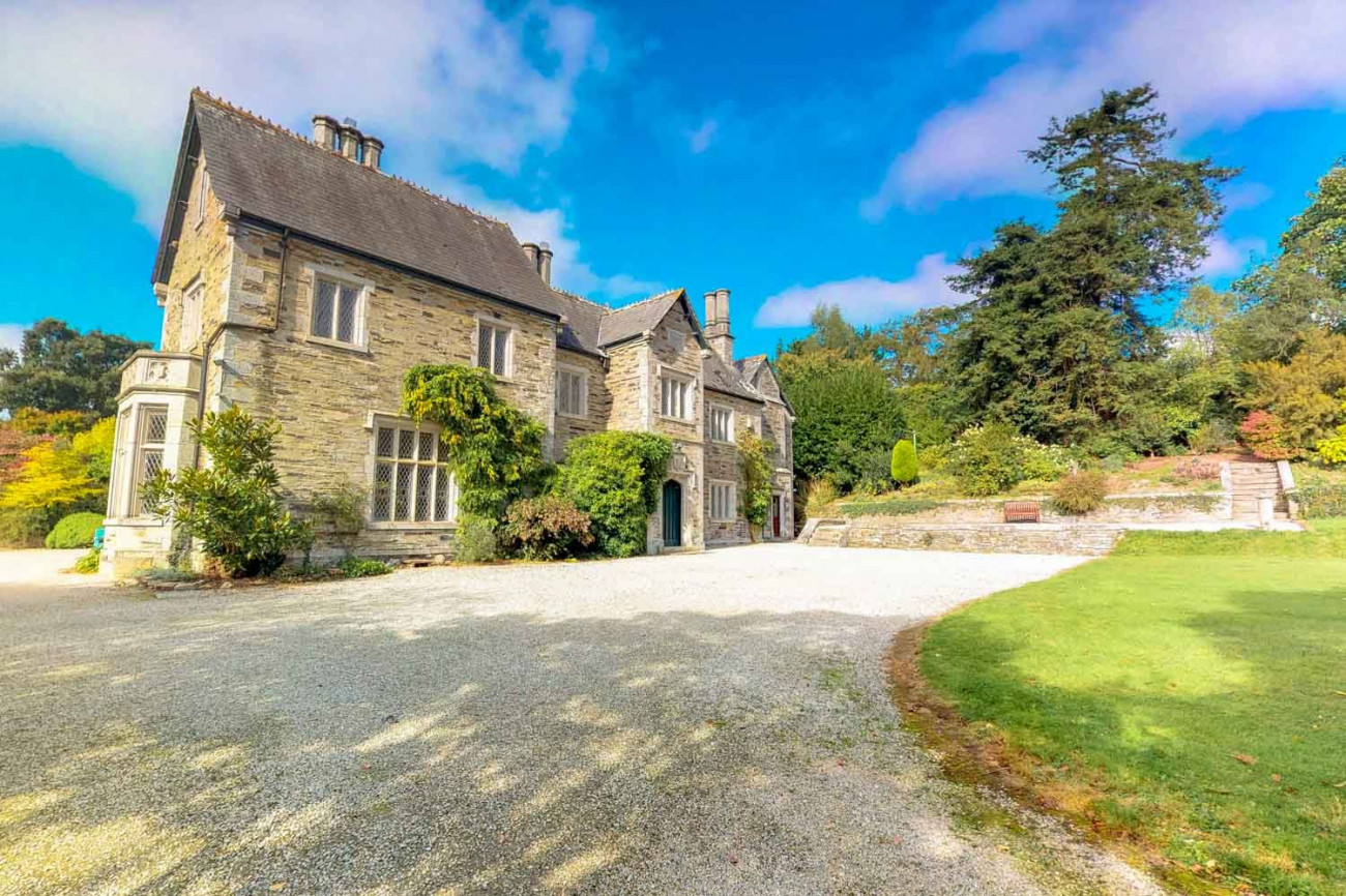 Click here for more about Lamellen House