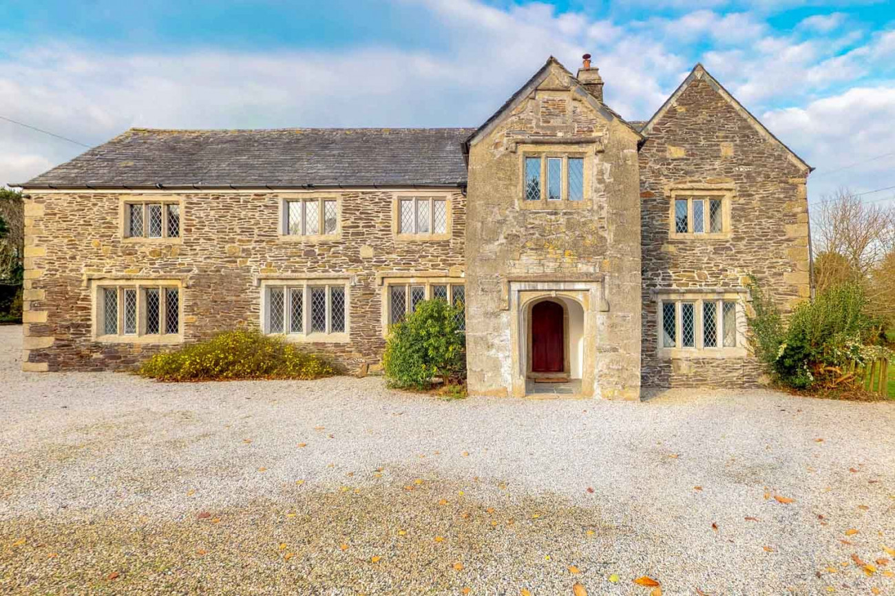 Click here for more about Tretawn Farmhouse