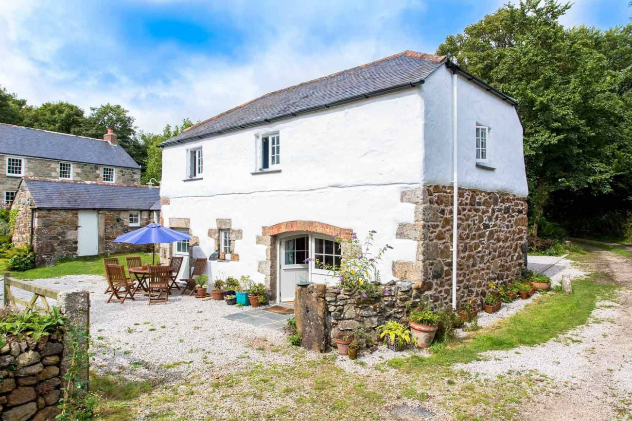Click here for more about Higher Tregidden Cottages