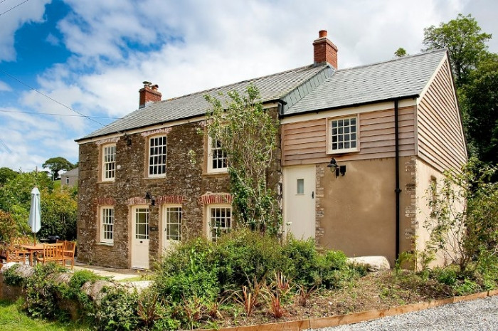 Click here for more about Holly Cottage