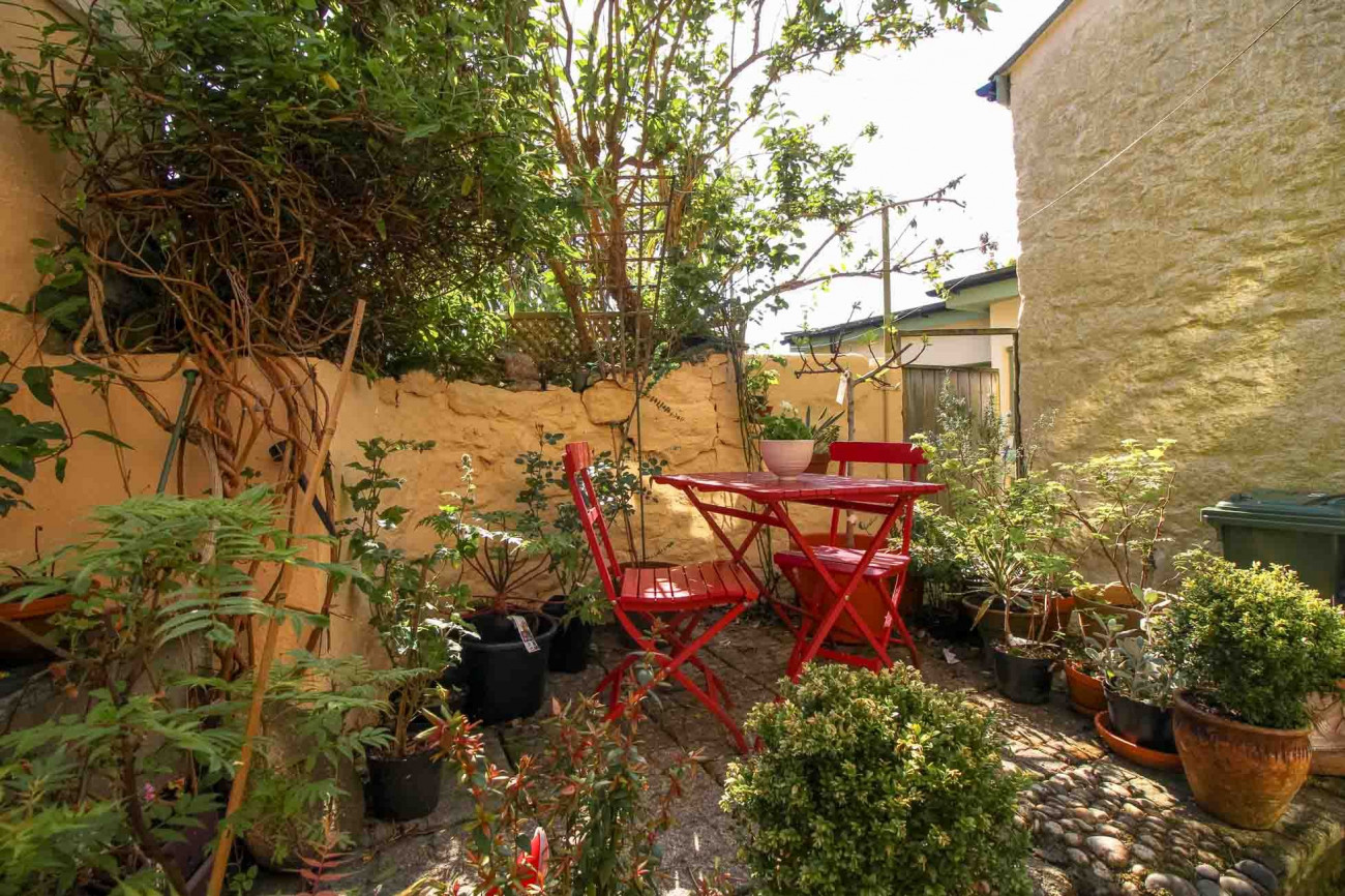 Click here for more about Pip's Cottage