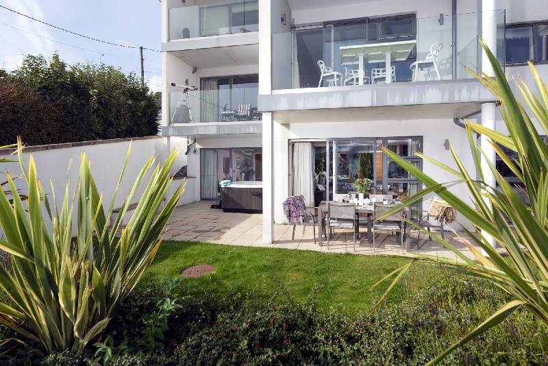 Click here for more about 3 Salt