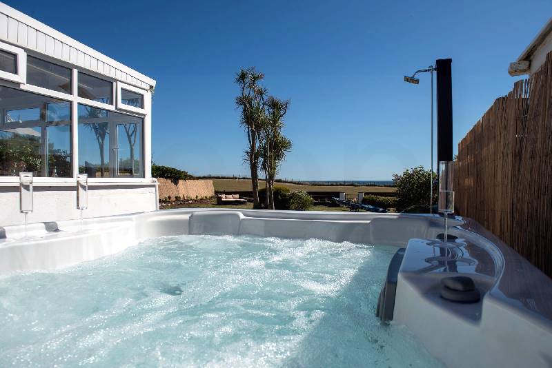 Click here for more about Kerenza Sands