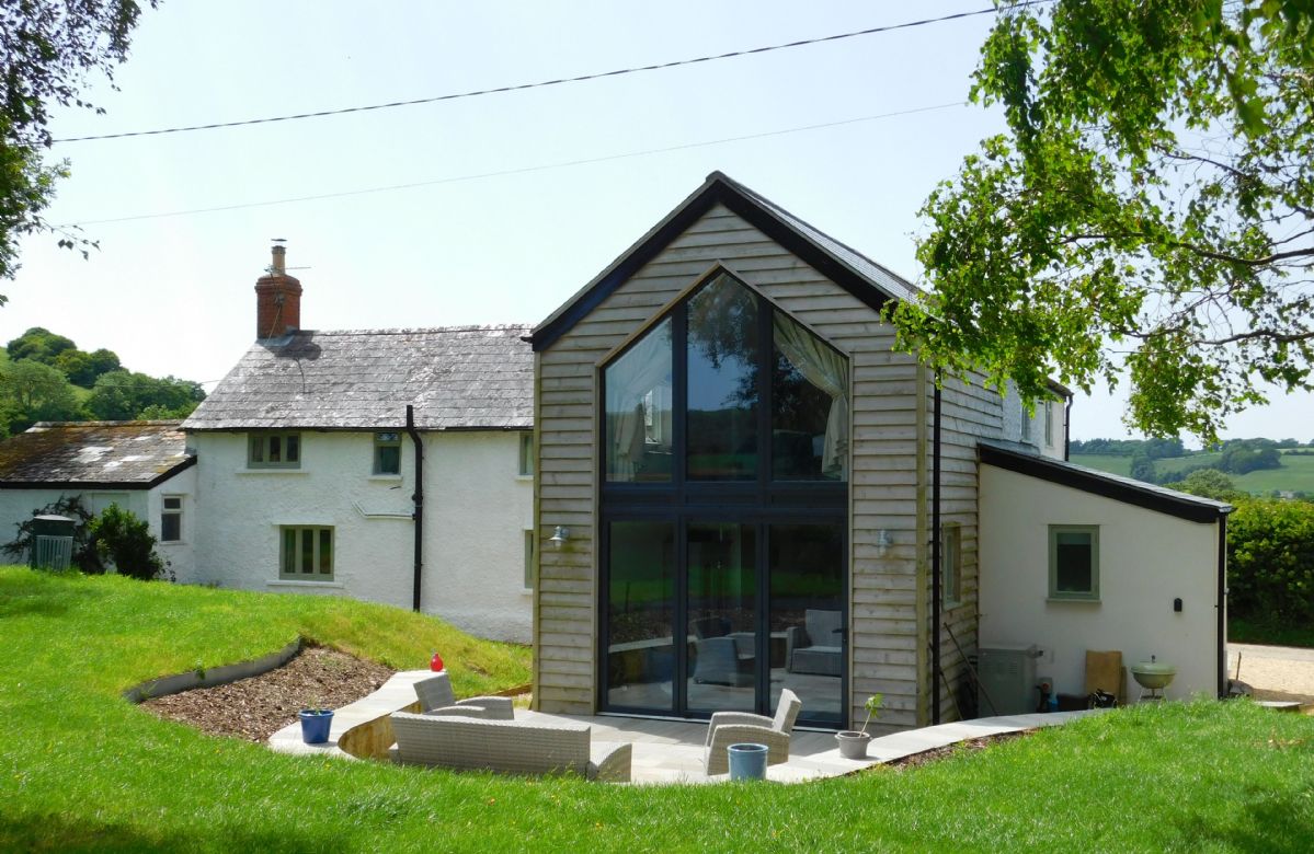 Click here for more about Oak Tree Cottage