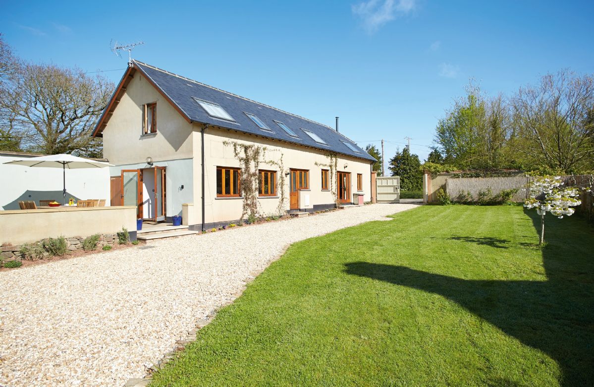 Click here for more about Long Meadow Barn