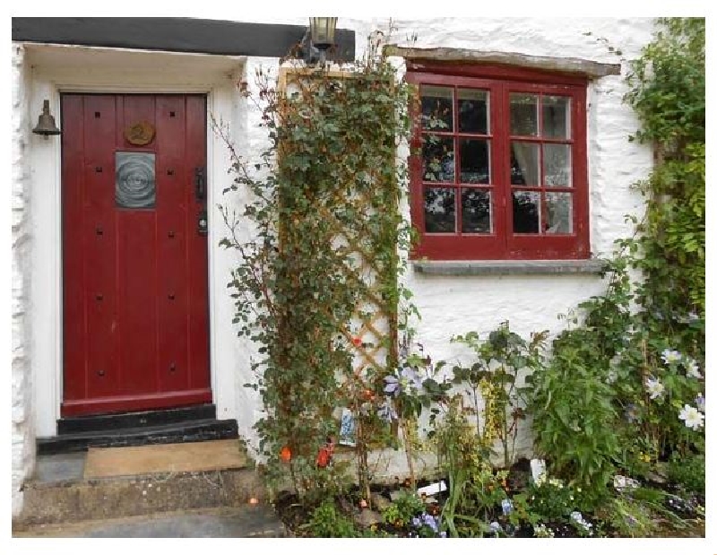 Click here for more about Tuckermarsh Quay River Cottage 2