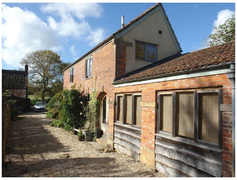 Click here for more about Pittards Farm Cottage