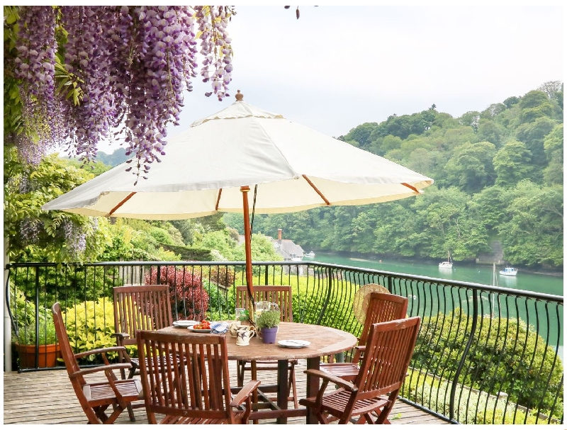 Click here for more about Elphinstone